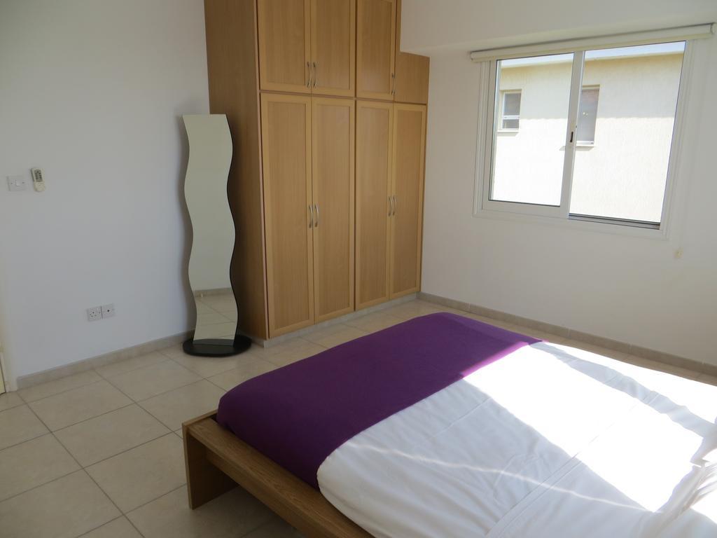 Melania Apartment Paphos Bagian luar foto