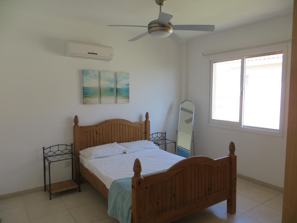 Melania Apartment Paphos Bagian luar foto