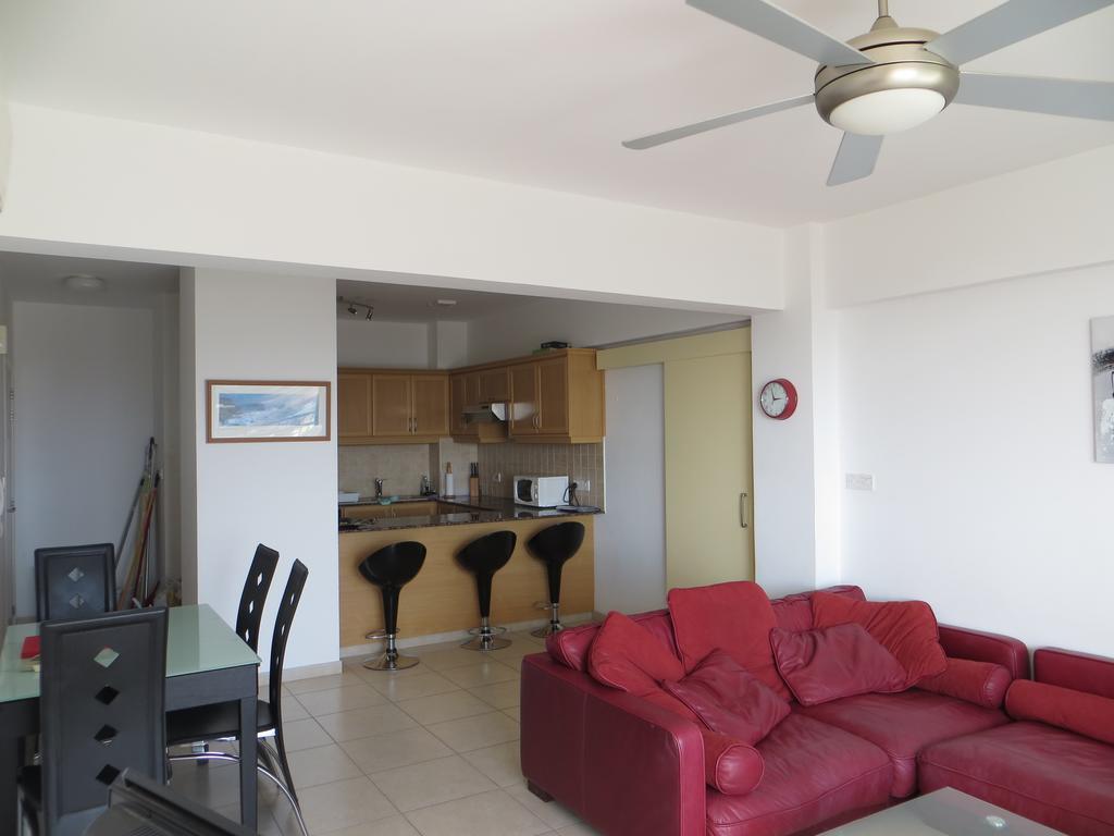Melania Apartment Paphos Bagian luar foto