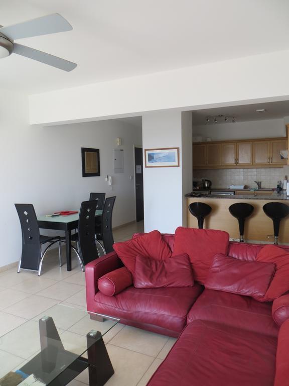 Melania Apartment Paphos Bagian luar foto