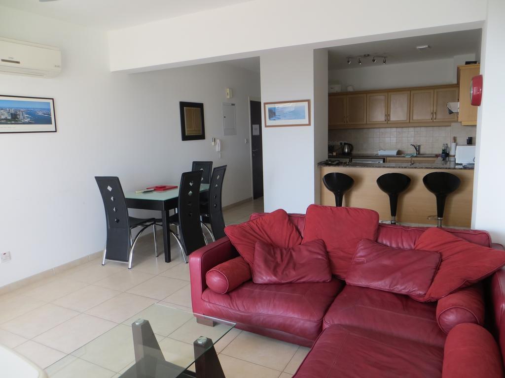 Melania Apartment Paphos Bagian luar foto